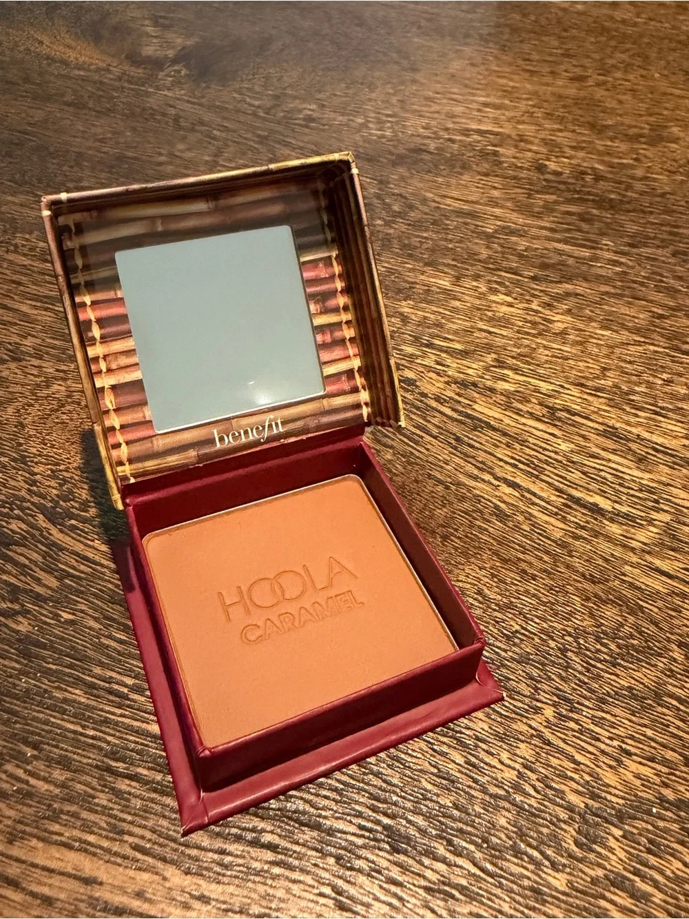 Benefit Hoola Caramel Bronzer